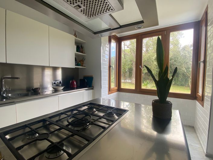 Image No.17-5 Bed House for sale