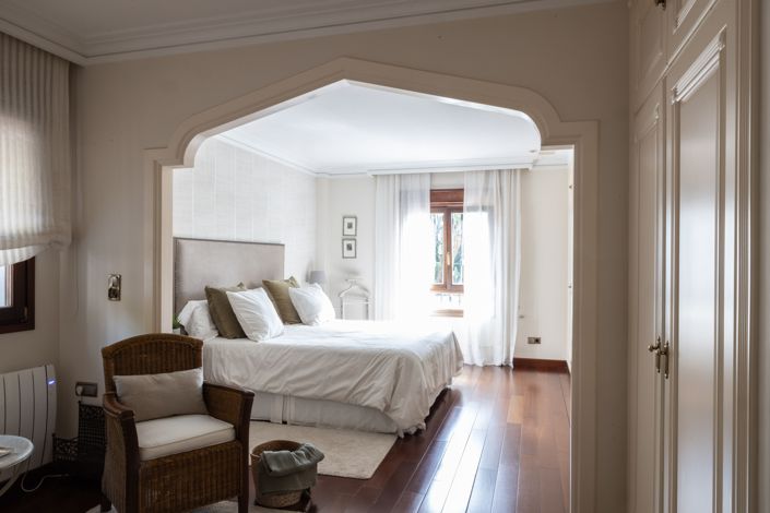 Image No.15-6 Bed House for sale