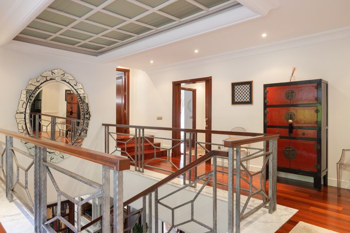 Image No.20-6 Bed House for sale