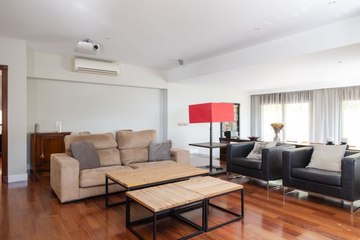 Image No.28-6 Bed House for sale