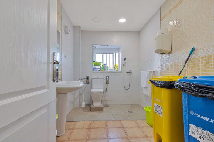 Image No.26-12 Bed Property for sale