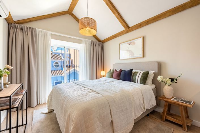 Image No.12-4 Bed Townhouse for sale