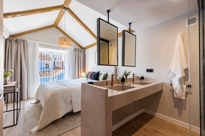 Image No.20-4 Bed Townhouse for sale