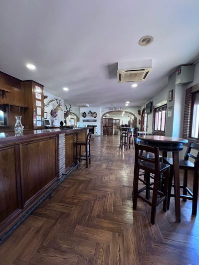 Image No.13-4 Bed Restaurant for sale