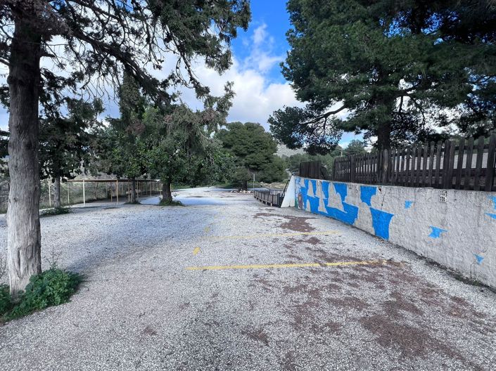 Image No.26-4 Bed Restaurant for sale