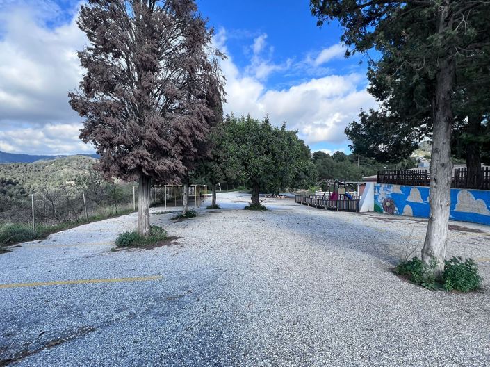 Image No.27-4 Bed Restaurant for sale