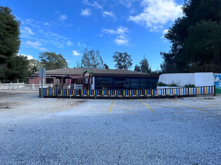 Image No.29-4 Bed Restaurant for sale