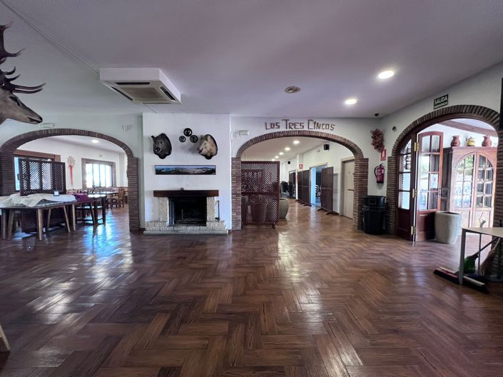 Image No.3-4 Bed Restaurant for sale