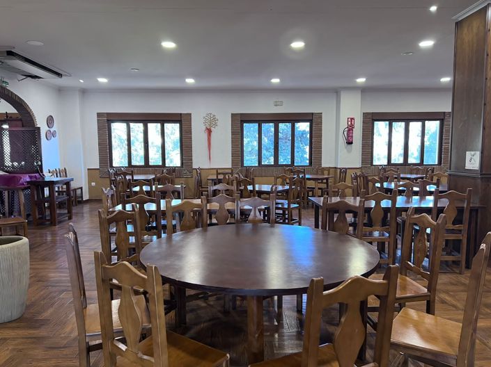 Image No.11-4 Bed Restaurant for sale