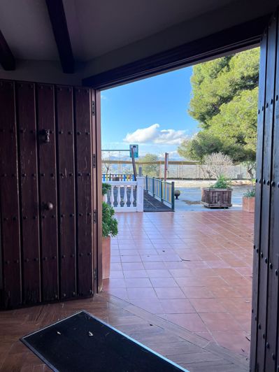 Image No.12-4 Bed Restaurant for sale