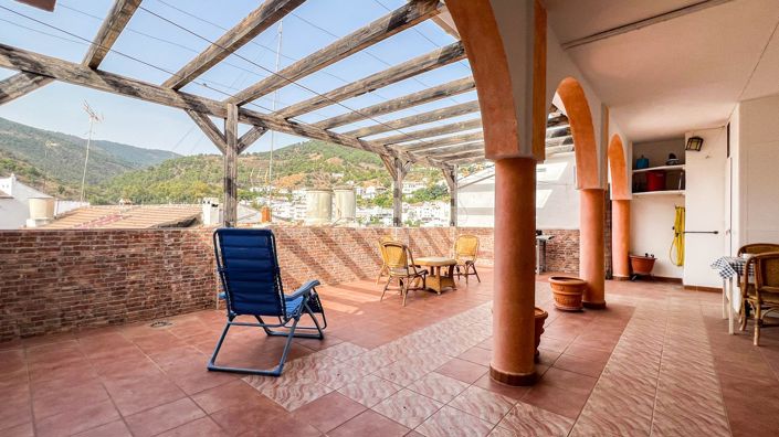 Image No.6-6 Bed Townhouse for sale