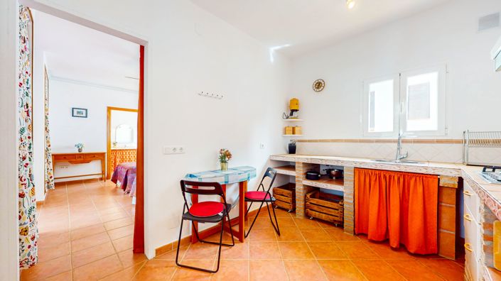 Image No.22-6 Bed Townhouse for sale