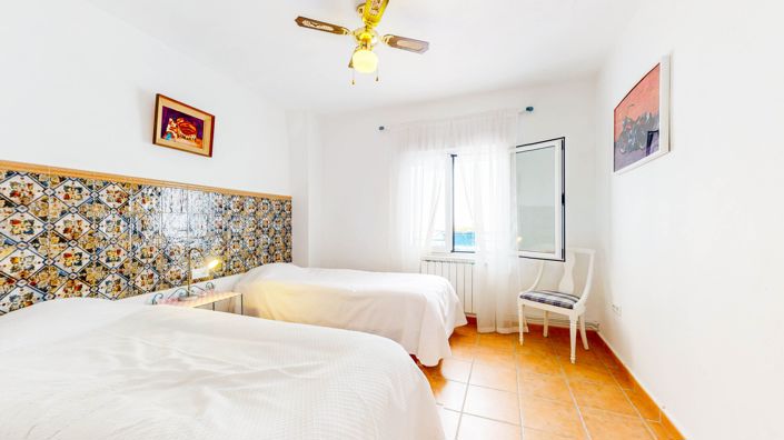 Image No.31-6 Bed Townhouse for sale