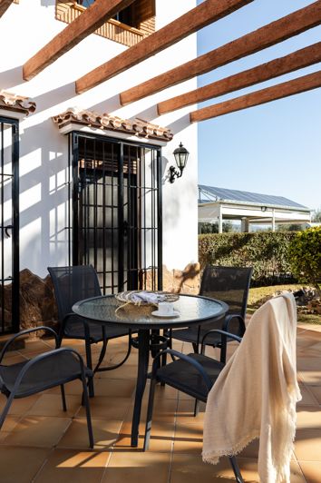 Image No.8-5 Bed House for sale