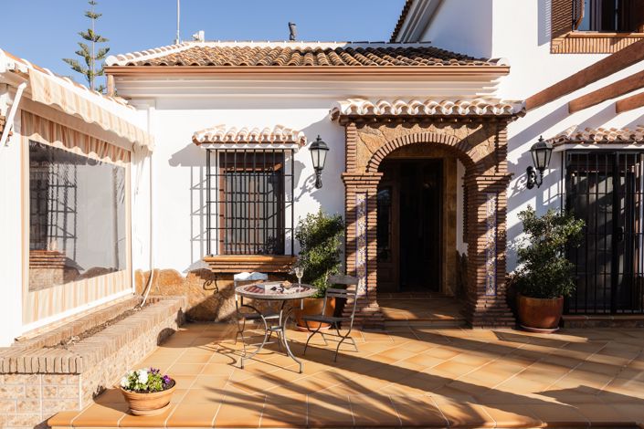 Image No.11-5 Bed House for sale