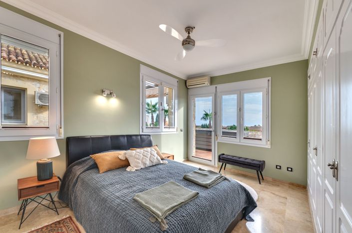 Image No.18-5 Bed Villa for sale