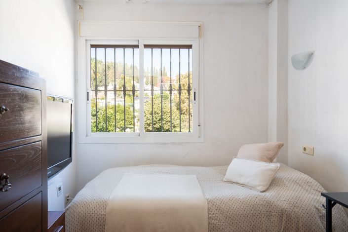 Image No.18-3 Bed House for sale