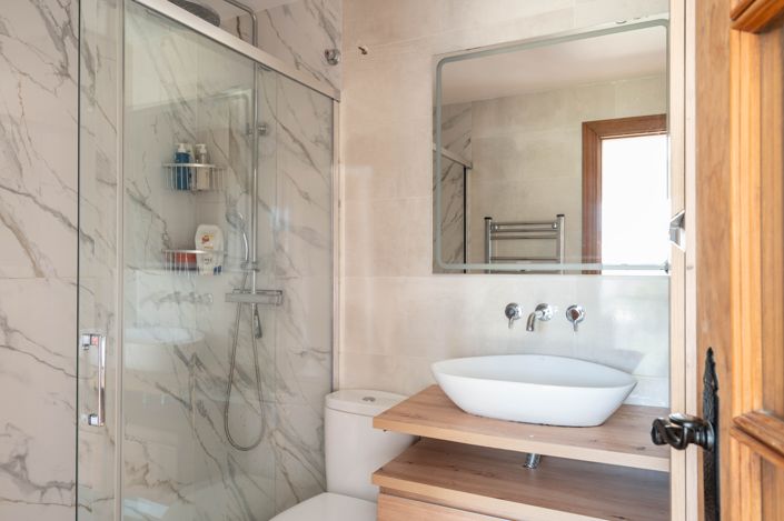 Image No.21-3 Bed House for sale