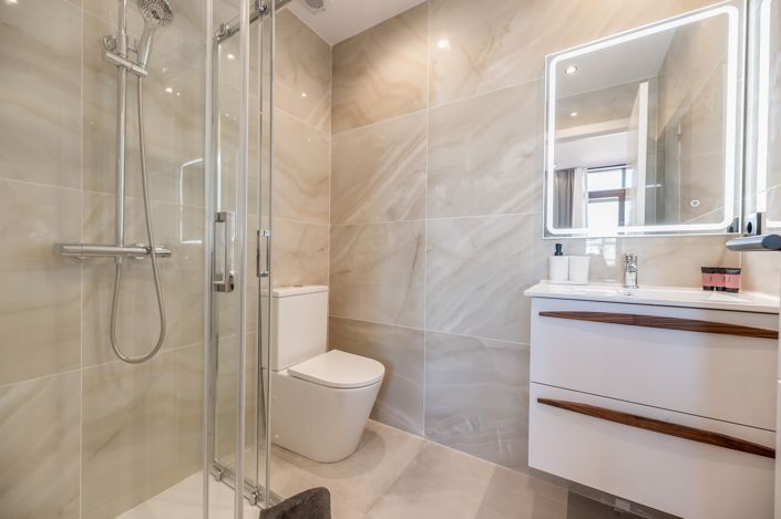 Image No.27-5 Bed Apartment for sale