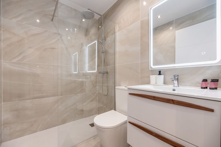 Image No.28-5 Bed Apartment for sale