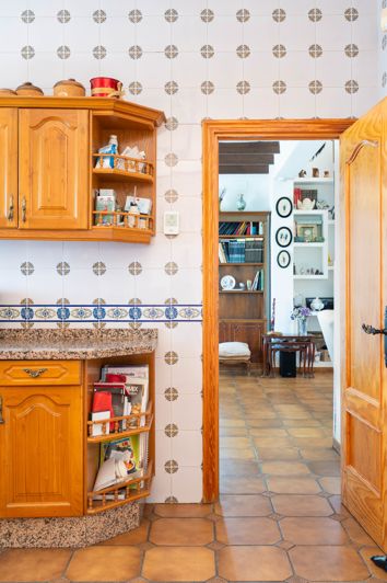 Image No.11-7 Bed Villa for sale