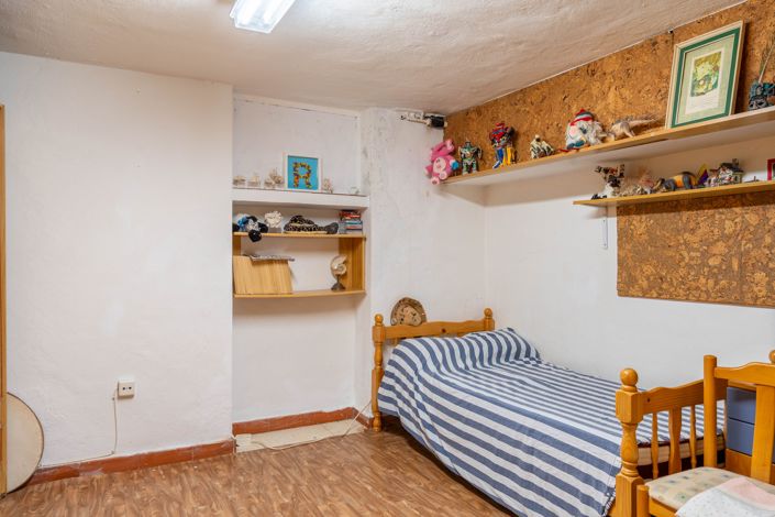 Image No.28-7 Bed Villa for sale