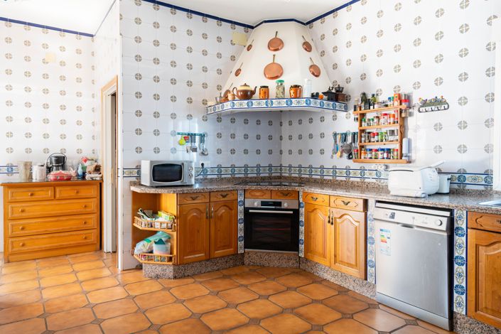 Image No.9-7 Bed Villa for sale