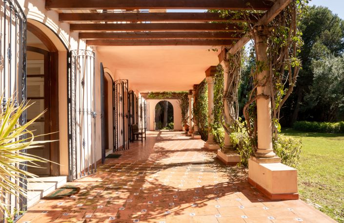 Image No.2-Maison de 5 chambres à vendre à Estepona