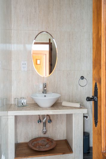 Image No.18-10 Bed Hotel for sale