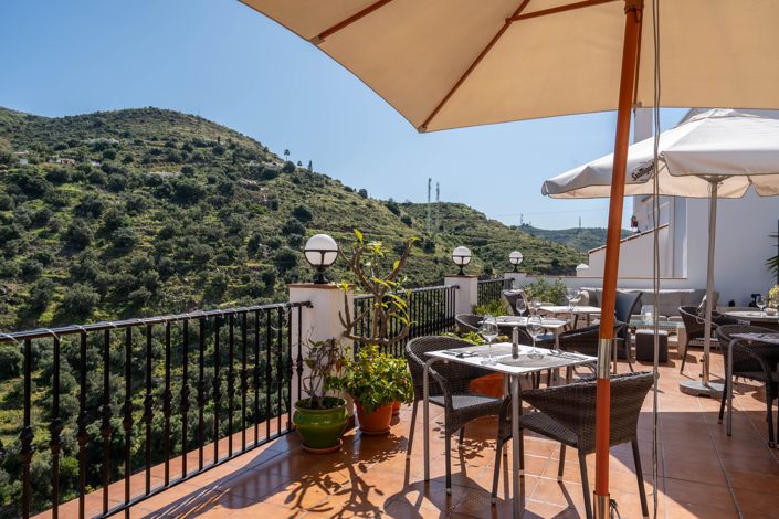 Image No.4-10 Bed Hotel for sale