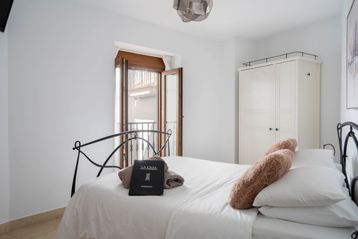 Image No.14-10 Bed Hotel for sale