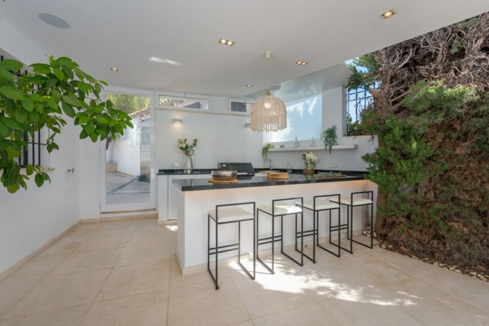 Image No.7-7 Bed House for sale