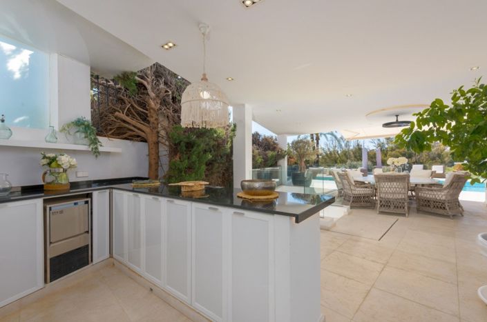 Image No.8-7 Bed House for sale