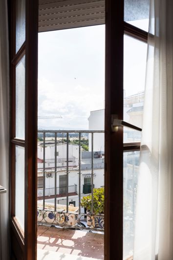 Image No.5-8 Bed House for sale