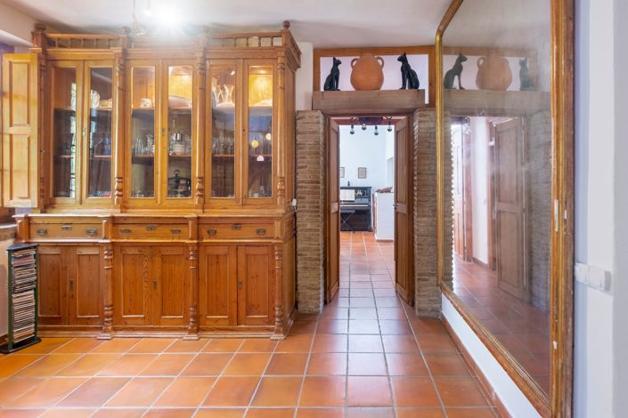 Image No.12-6 Bed House for sale