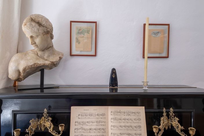 Image No.20-6 Bed House for sale