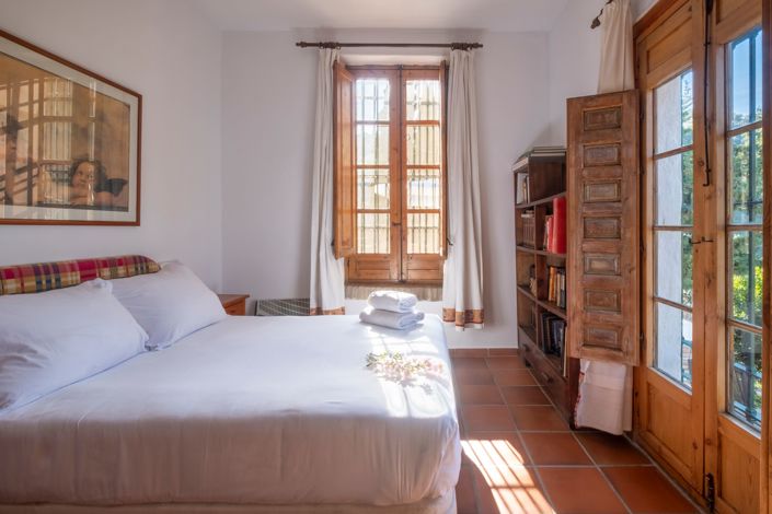 Image No.21-6 Bed House for sale