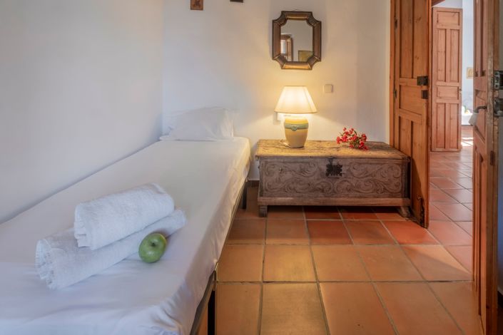 Image No.22-6 Bed House for sale