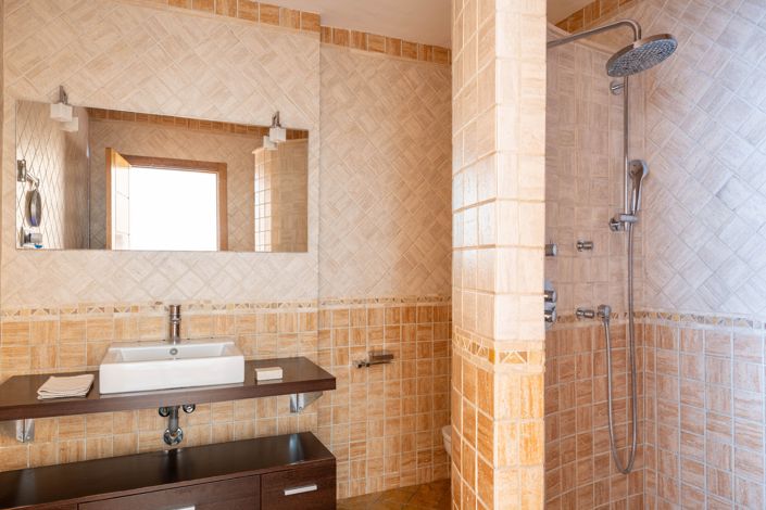 Image No.18-2 Bed Townhouse for sale