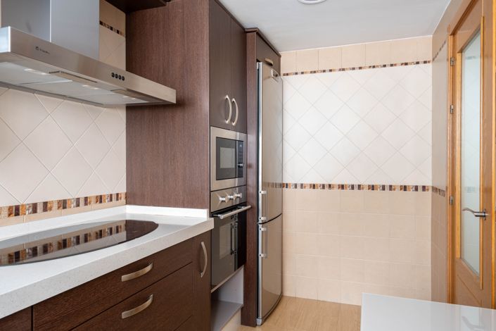 Image No.8-2 Bed Townhouse for sale