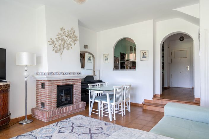 Image No.8-2 Bed Townhouse for sale