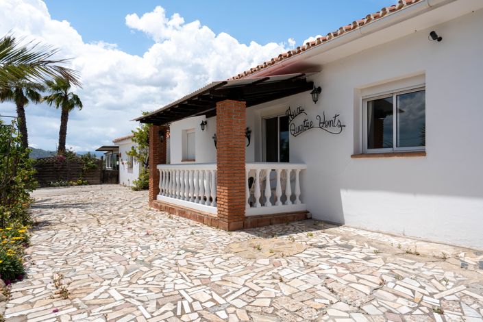 Image No.25-4 Bed House for sale