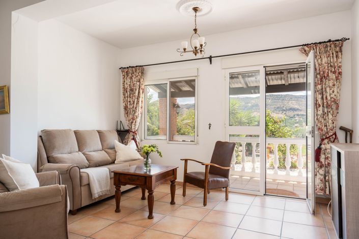 Image No.27-4 Bed House for sale