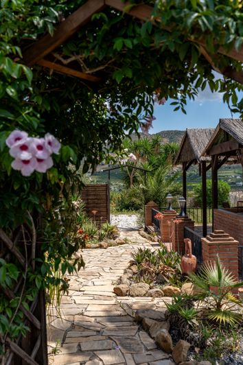 Image No.9-4 Bed House for sale