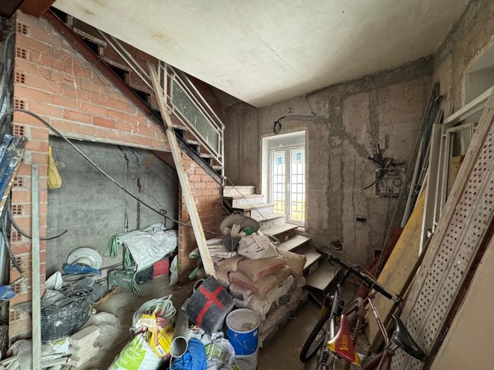 Image No.2-Townhouse for sale