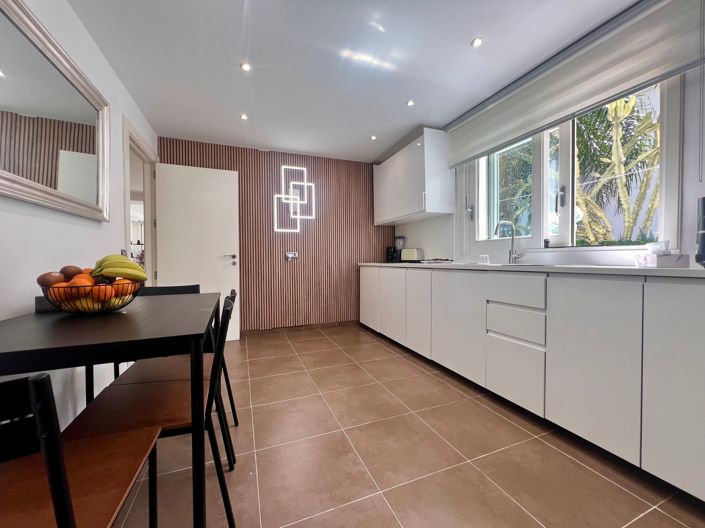 Image No.12-4 Bed Villa for sale