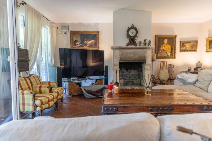 Image No.2-Villa de 4 chambres à vendre à Marbella