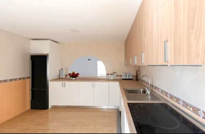 Image No.6-4 Bed Townhouse for sale