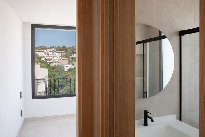 Image No.21-2 Bed Apartment for sale