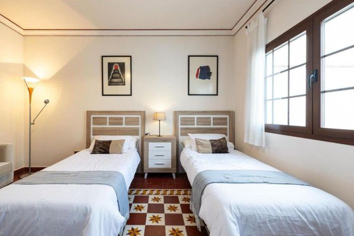 Image No.14-5 Bed House for sale